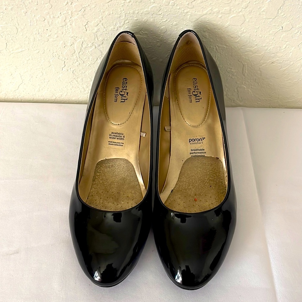 East 5th Flex Form Black Patent Pump, Size 11M